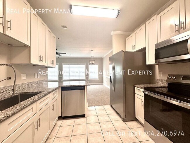 Foto del edificio - 8745 Coralbell Ln