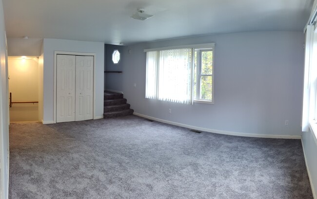 Living Room - 37 Ludlow Rd