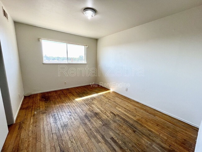 Foto del edificio - 12640 Le Grand Rd