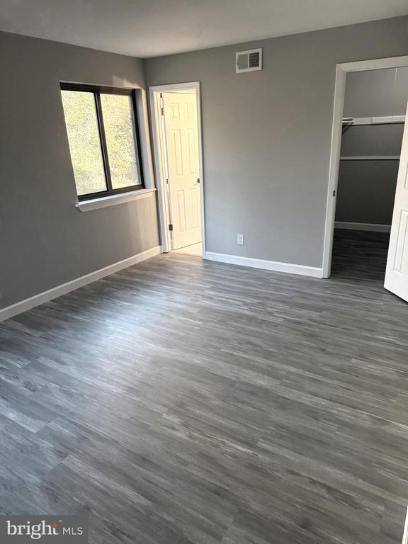 Foto principal - 6029 Majors Ln