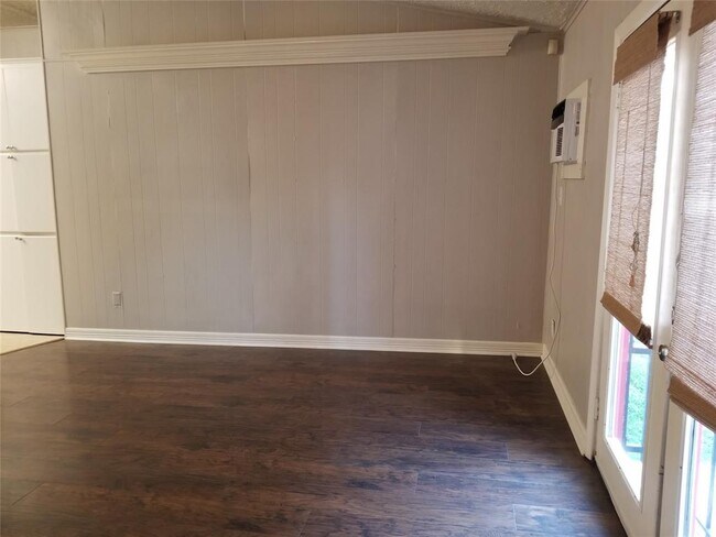 Building Photo - 931 W Cavalcade St