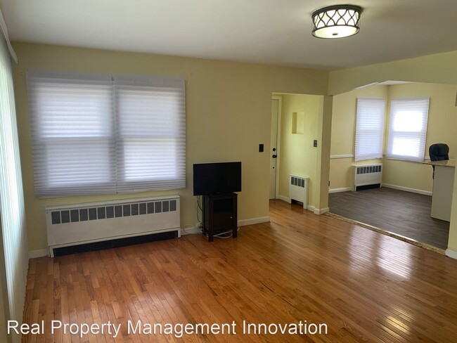 Building Photo - 4 br, 1 bath House - 187 Crest Ave