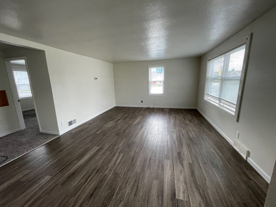 Primary Photo - 203 Highridge Ave