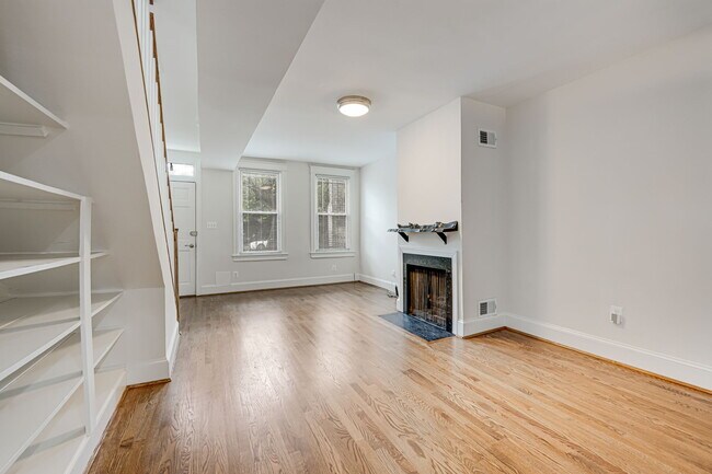 Foto del edificio - 811 Kentucky Ave SE