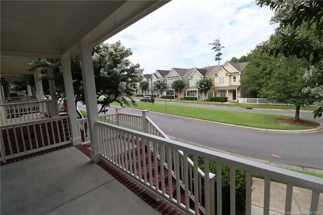 Building Photo - 5013 Sunny Creek Ln
