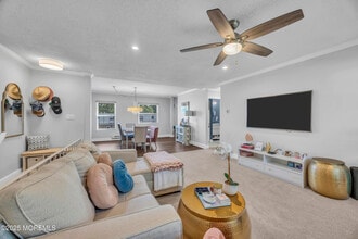 Building Photo - 93 White St