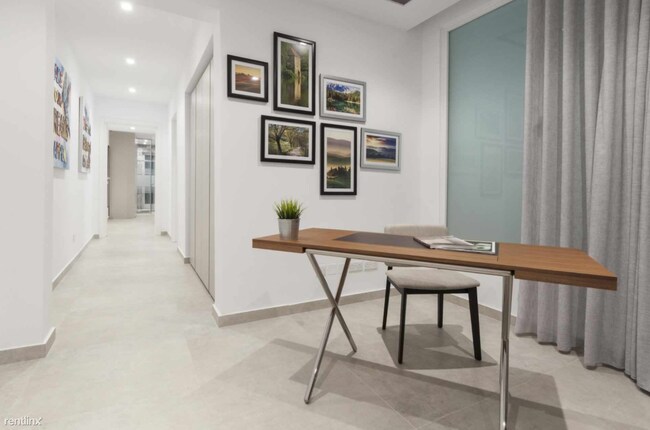 Foto del edificio - 3233 Caminito Eastbluff