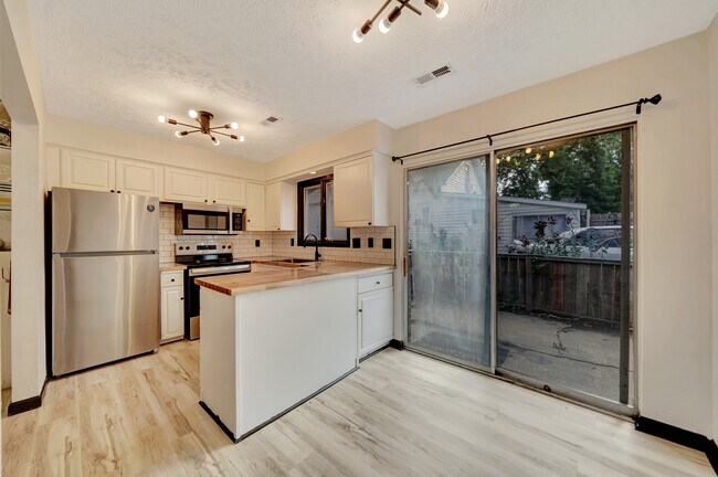 Foto del edificio - 5707 Ballard Ave