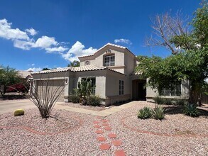 Building Photo - 4446 E Graythorn St