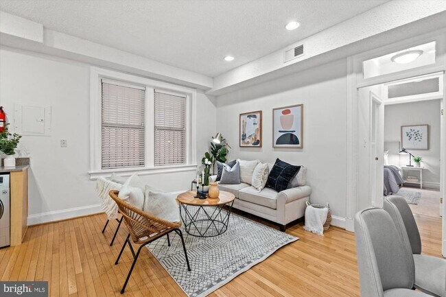 Foto del edificio - 1401 Columbia Rd NW