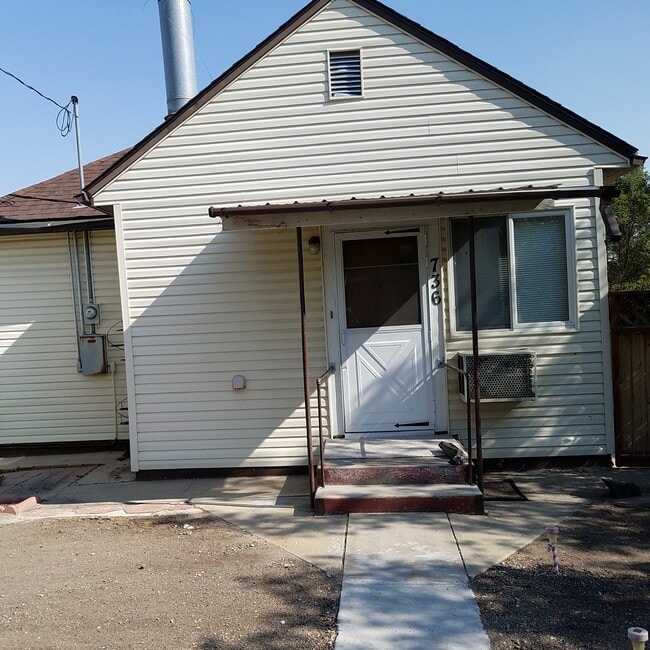Building Photo - 736 Rugby St