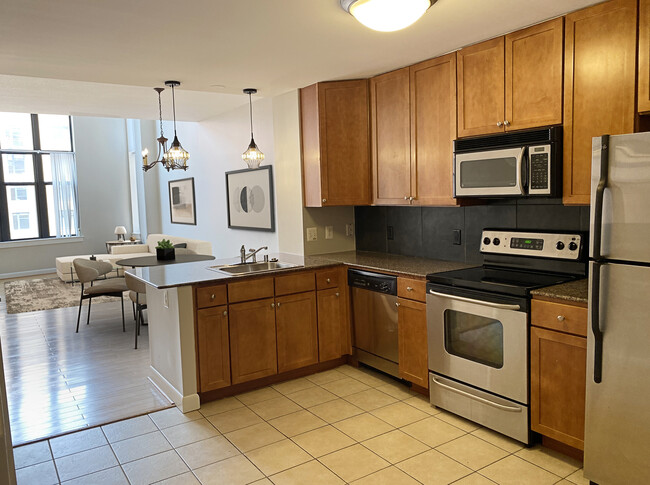 Stainless steel appliances - 400 Massachusetts Ave NW