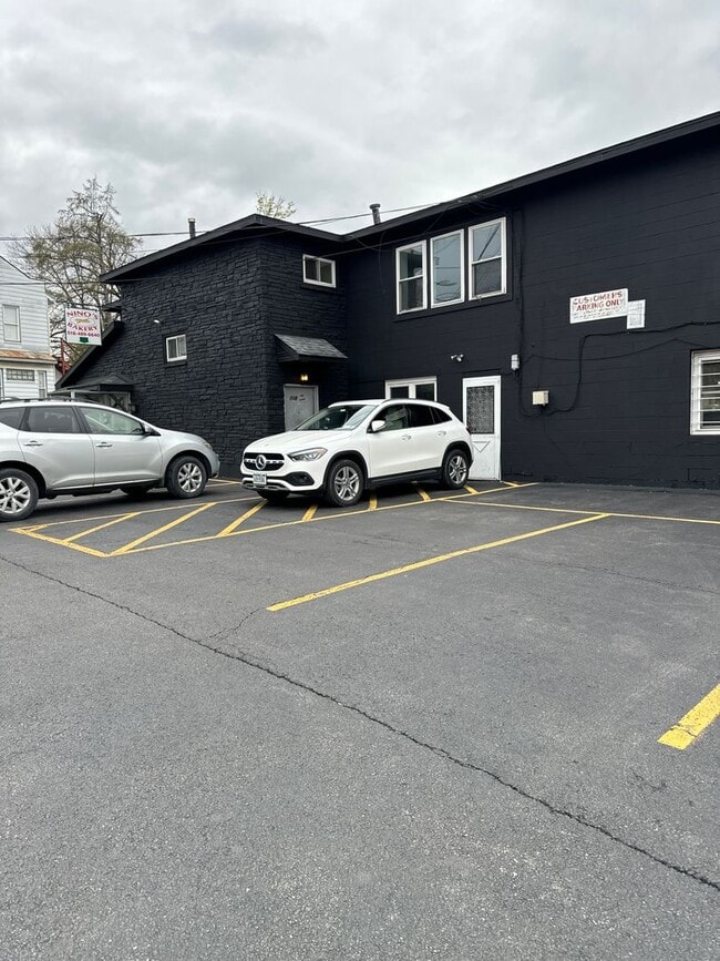 Building Photo - 718 Central Ave