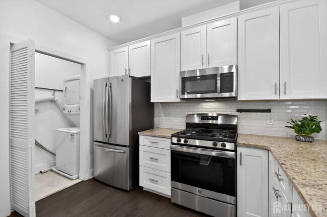 Foto del edificio - 626 Marion Ln