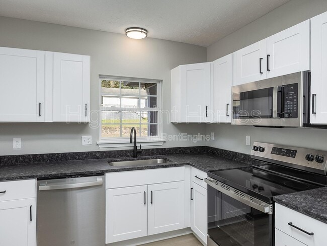 Building Photo - 5350 Slayton Ave