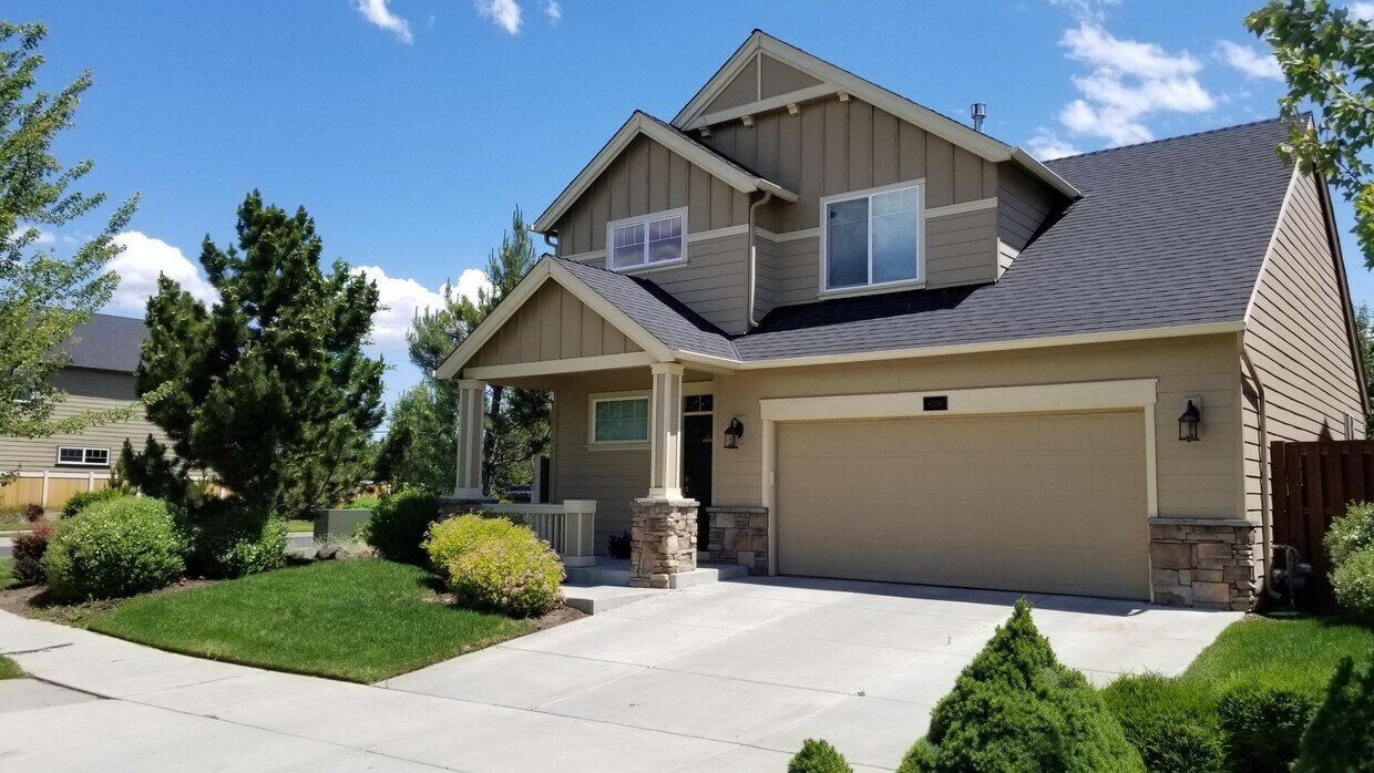 Primary Photo - VIDEOTOUR: This Home Will Catch Your Heart...