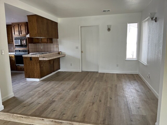Eating area - 2301 24th Ave
