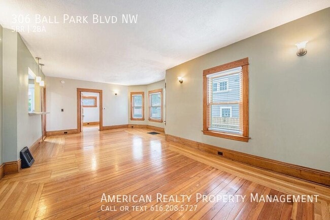 Foto del edificio - 306 Ball Park Blvd NW