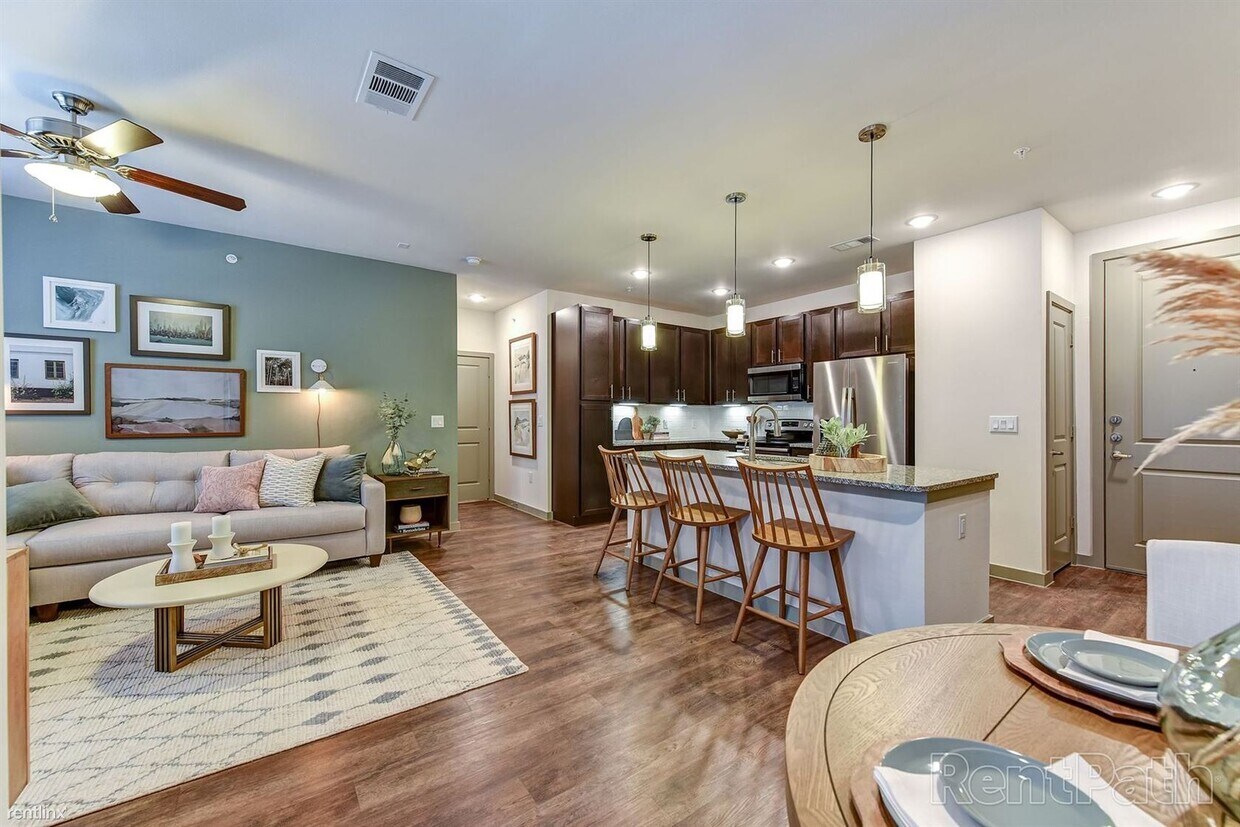 329 E Colorado Blvd Unit 301, Dallas, TX 75203 Condo for Rent in