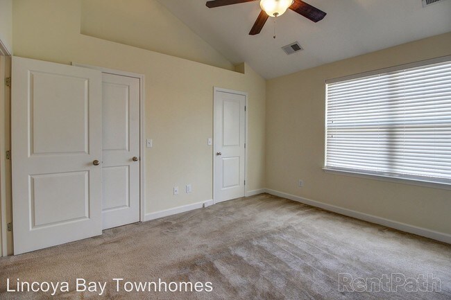 Building Photo - 3234 Lincoya Creek Dr