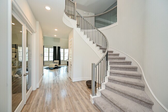 Foto del edificio - 9006 Meadow Bridge Dr