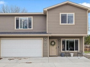 Building Photo - 908 Midway Ln