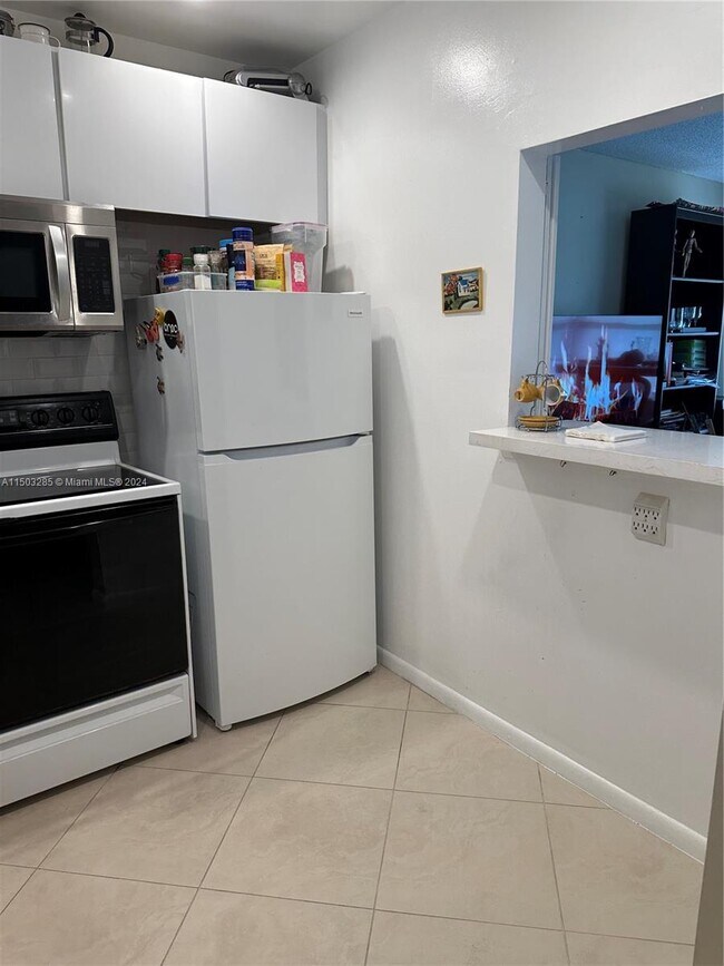 Building Photo - 502 Tilford N