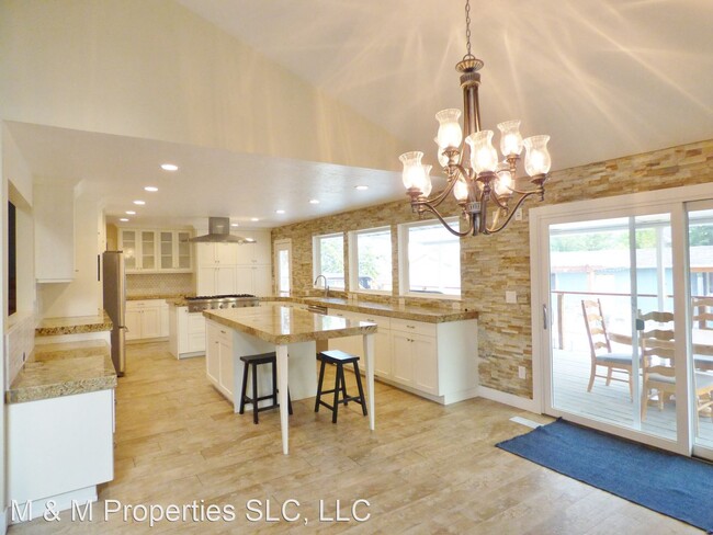 Building Photo - 1066 Country Ln
