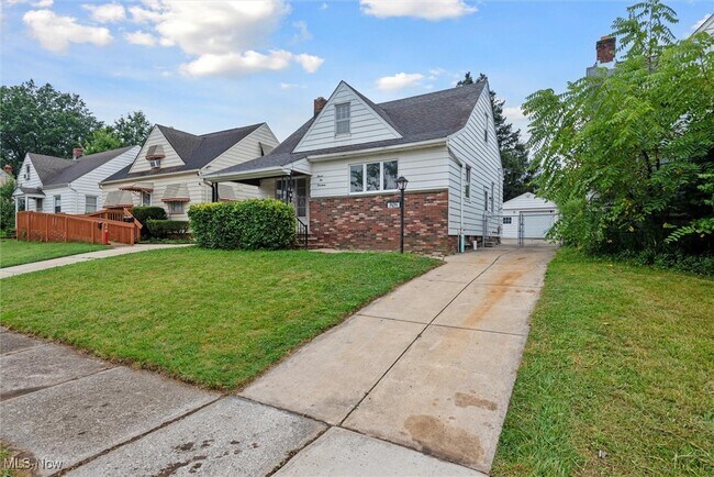 Foto del edificio - 14214 Reddington Ave