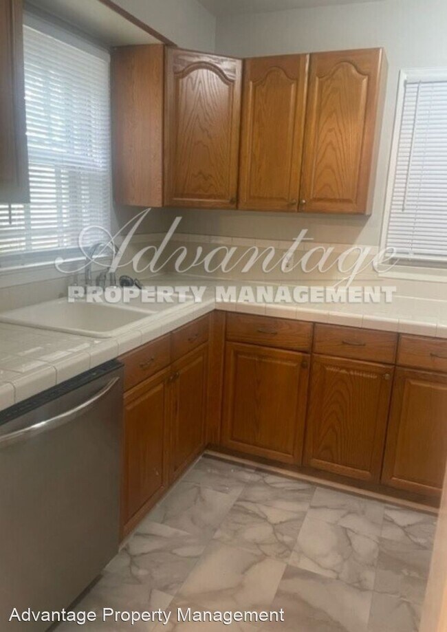 Foto del edificio - 2 br, 1 bath House - 1051 Robin Hood Ln.