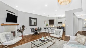 Open Kitchen - 1428 W Farragut Ave