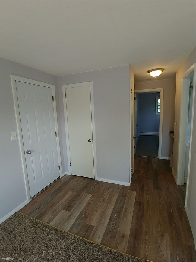 Building Photo - 1 br, 1 bath 4plex - 9 Fern St 2