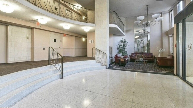 Lobby - 160 Overlook Ave