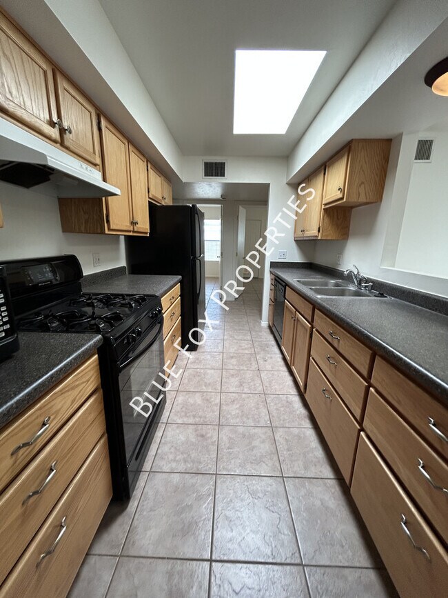 Building Photo - 2201 N Sparkman-Unit 2