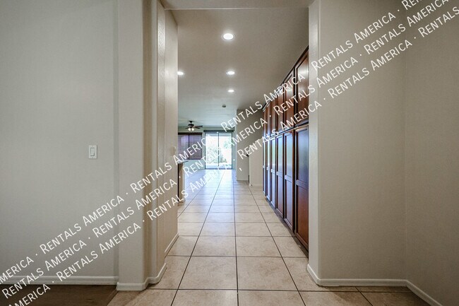Foto del edificio - 3410 S Sunland Dr