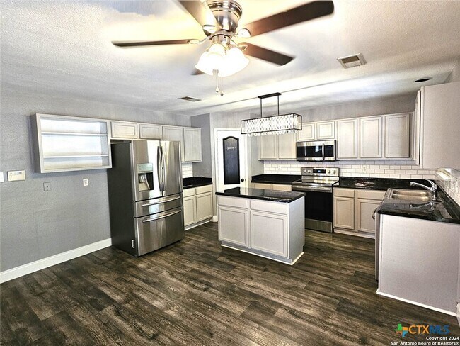 Building Photo - 13139 Almond Bend Dr