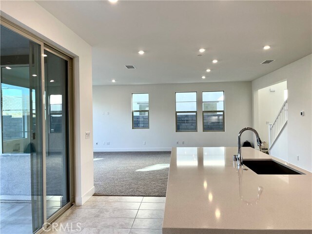 Building Photo - 281 Autumn Way