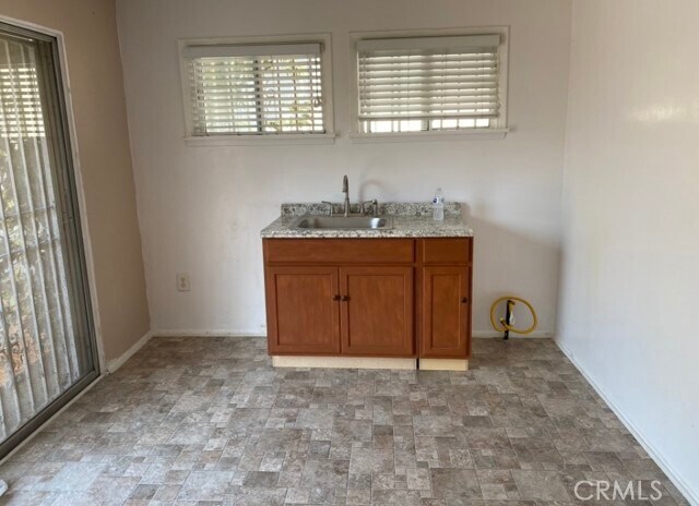 Foto del edificio - 3743 W 132nd St