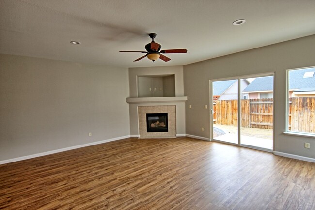 Foto del edificio - 3 Bedroom 2 Bath Home in Fernley- Ready now!