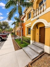 Building Photo - 1820 SW 89th Terrace