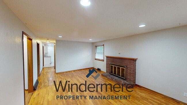 Building Photo - poplar240