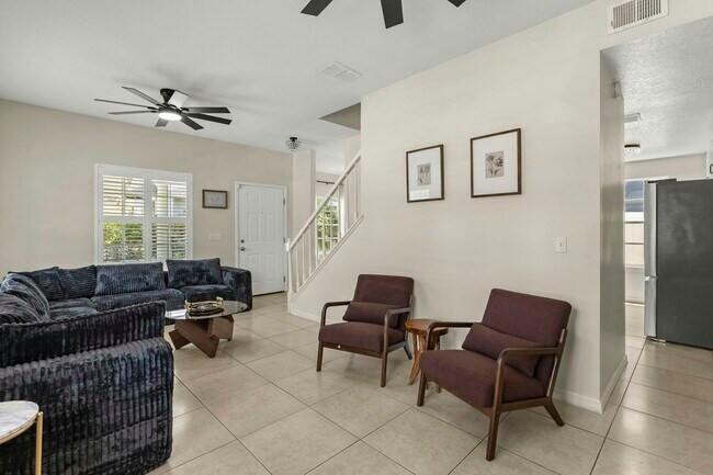 Foto del edificio - 809 N Fern Creek Ave