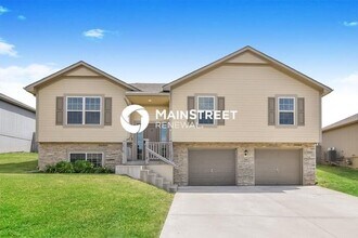 Building Photo - 1309 NW High View Dr