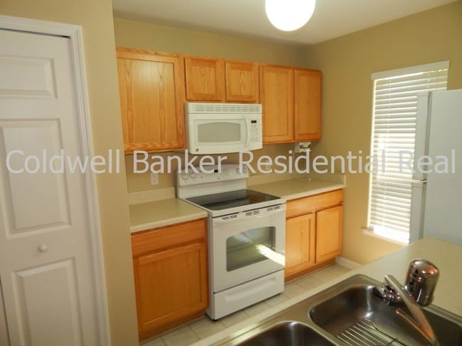 Building Photo - 4049 Dover Terrace Dr