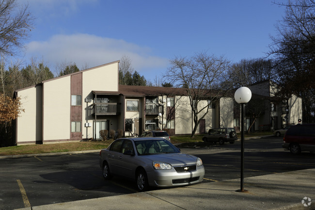 Building Photo - Wooded View Apartments