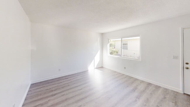 Building Photo - 1481 E Jacinto View Rd
