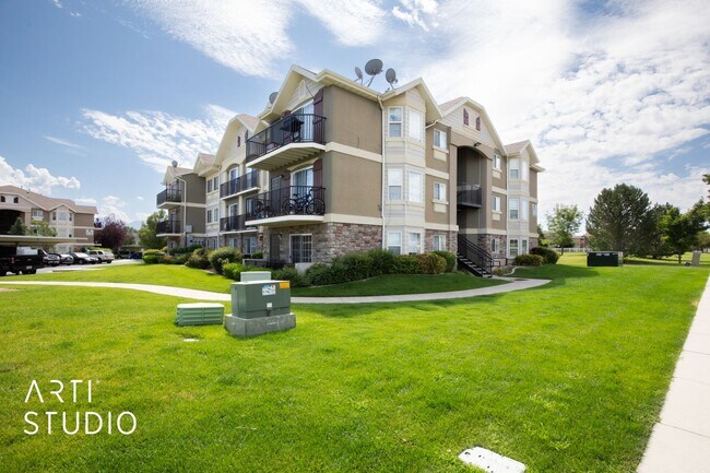 Building Photo - Wonderful 3 bed/2 bath Condo!