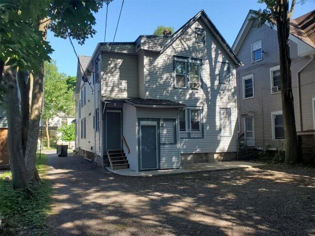Building Photo - 445 Meigs St