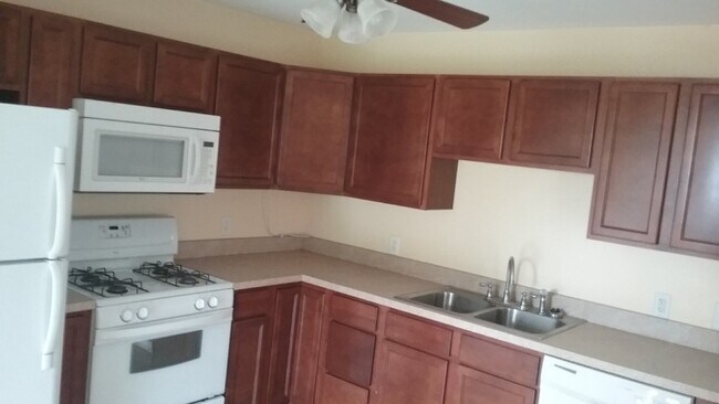 Foto del edificio - 818 Broadway