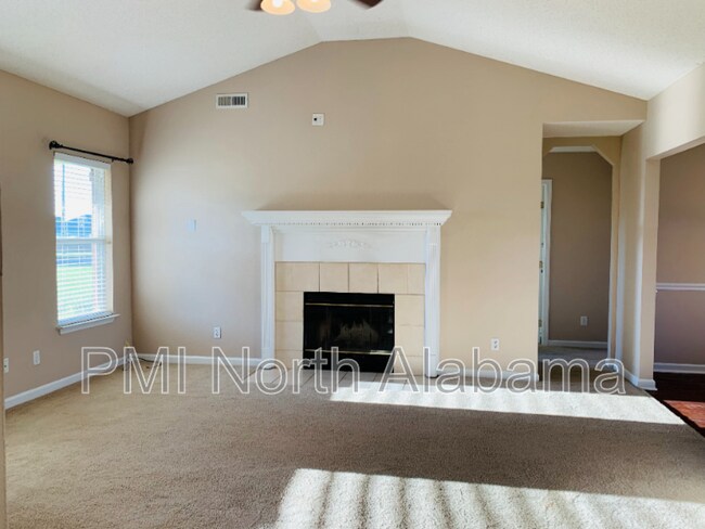 Foto del edificio - 218 Maddux Ct